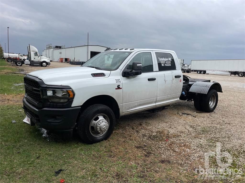 RAM 3500 Шасі з кабіною