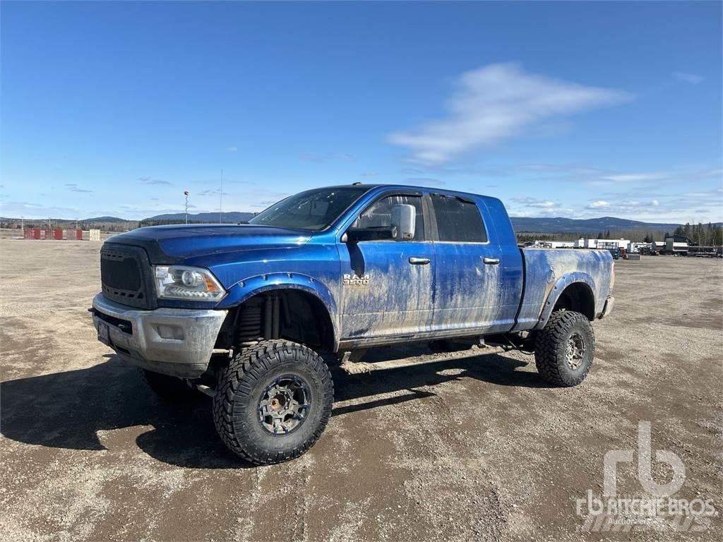 RAM 3500 Пікапи / Бічне розвантаження