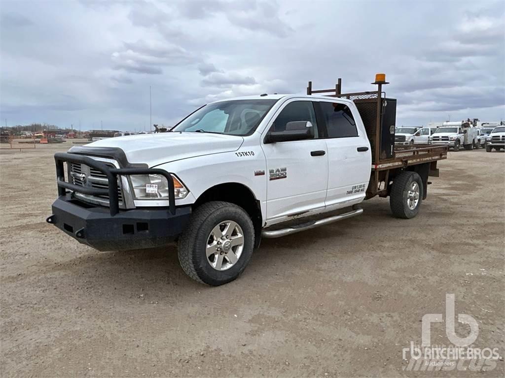 RAM 3500 Вантажівки-платформи/бокове розвантаження