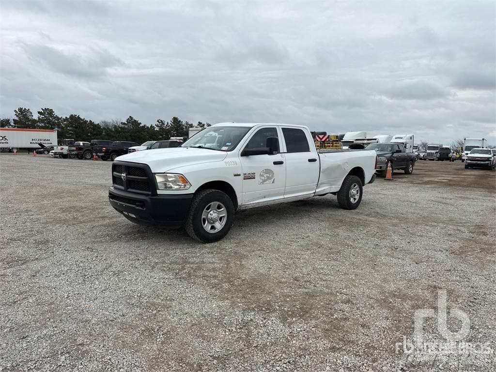 RAM 3500 Пікапи / Бічне розвантаження