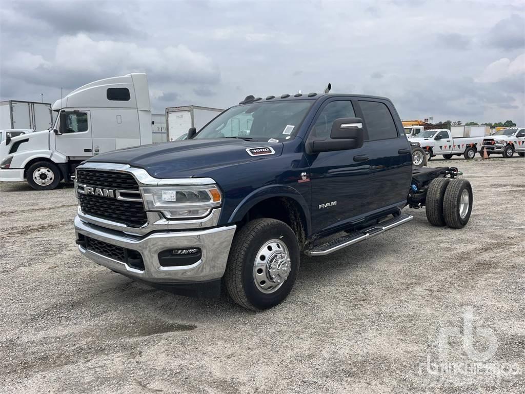 RAM 3500 Шасі з кабіною