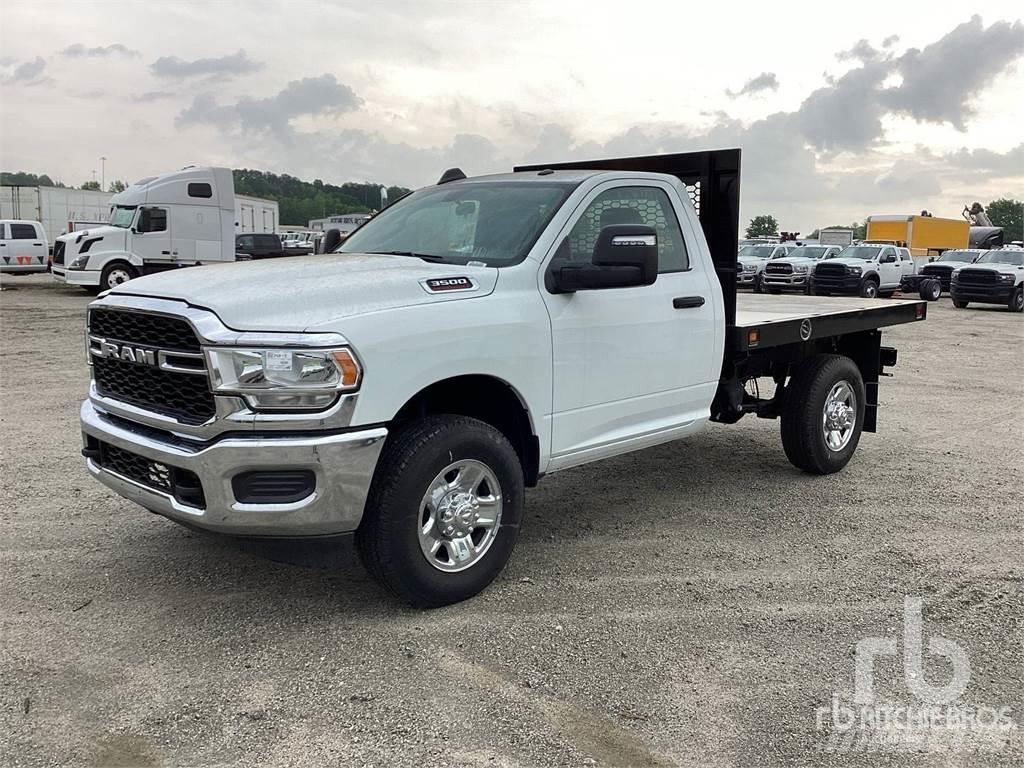 RAM 3500 Вантажівки-платформи/бокове розвантаження