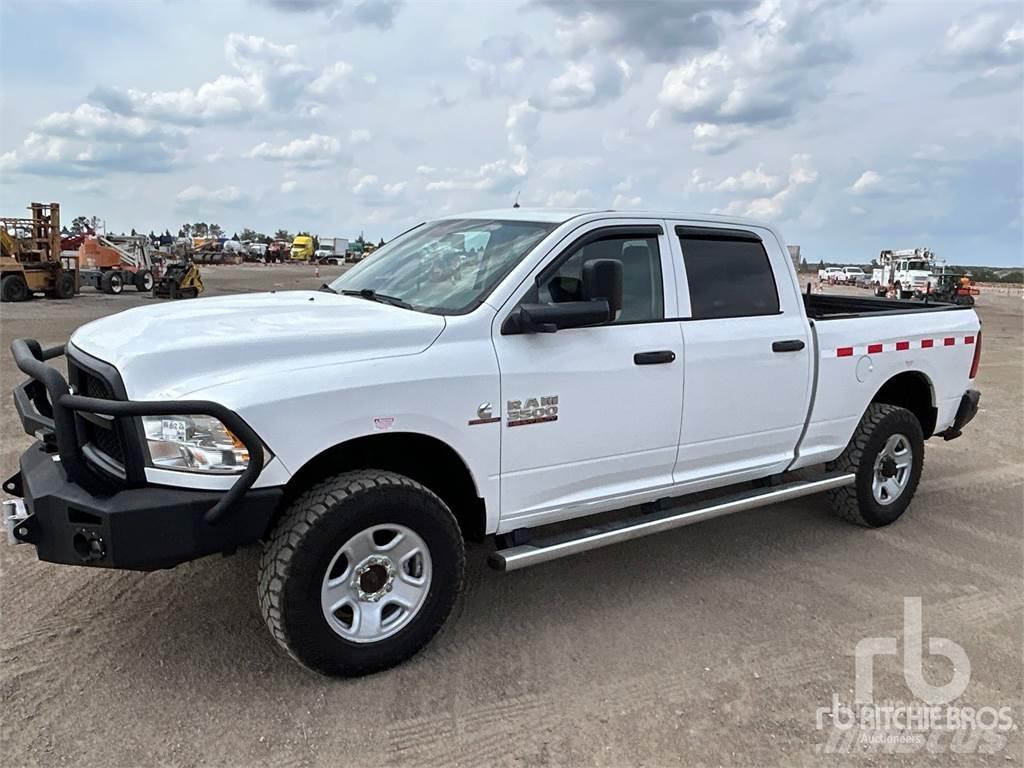 RAM 3500 Пікапи / Бічне розвантаження