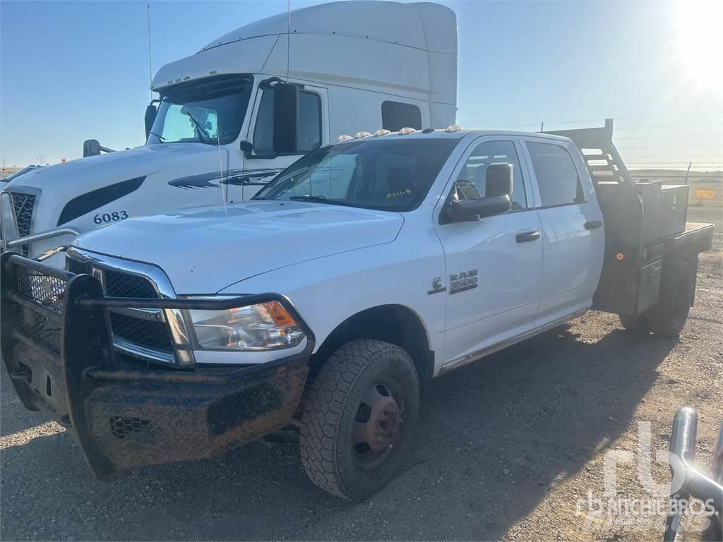 RAM 3500 Пікапи / Бічне розвантаження