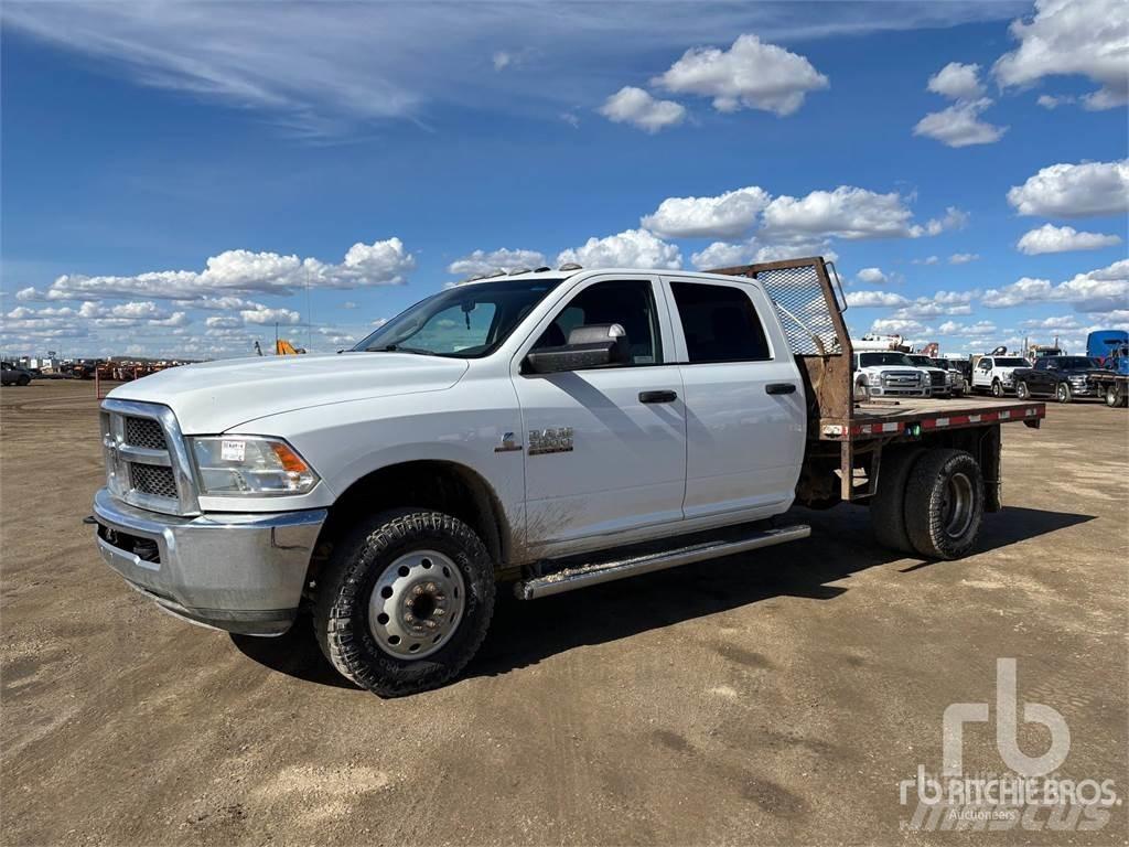 RAM 3500HD Вантажівки-платформи/бокове розвантаження