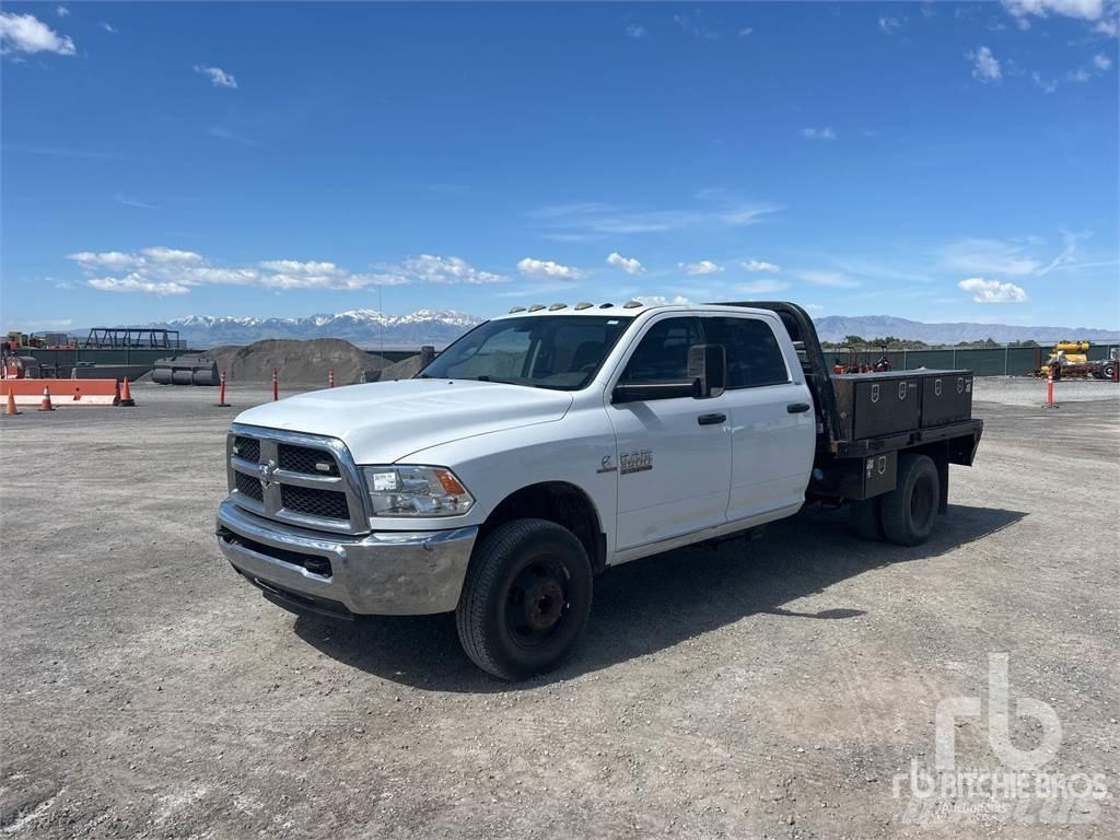 RAM 3500HD Вантажівки-платформи/бокове розвантаження