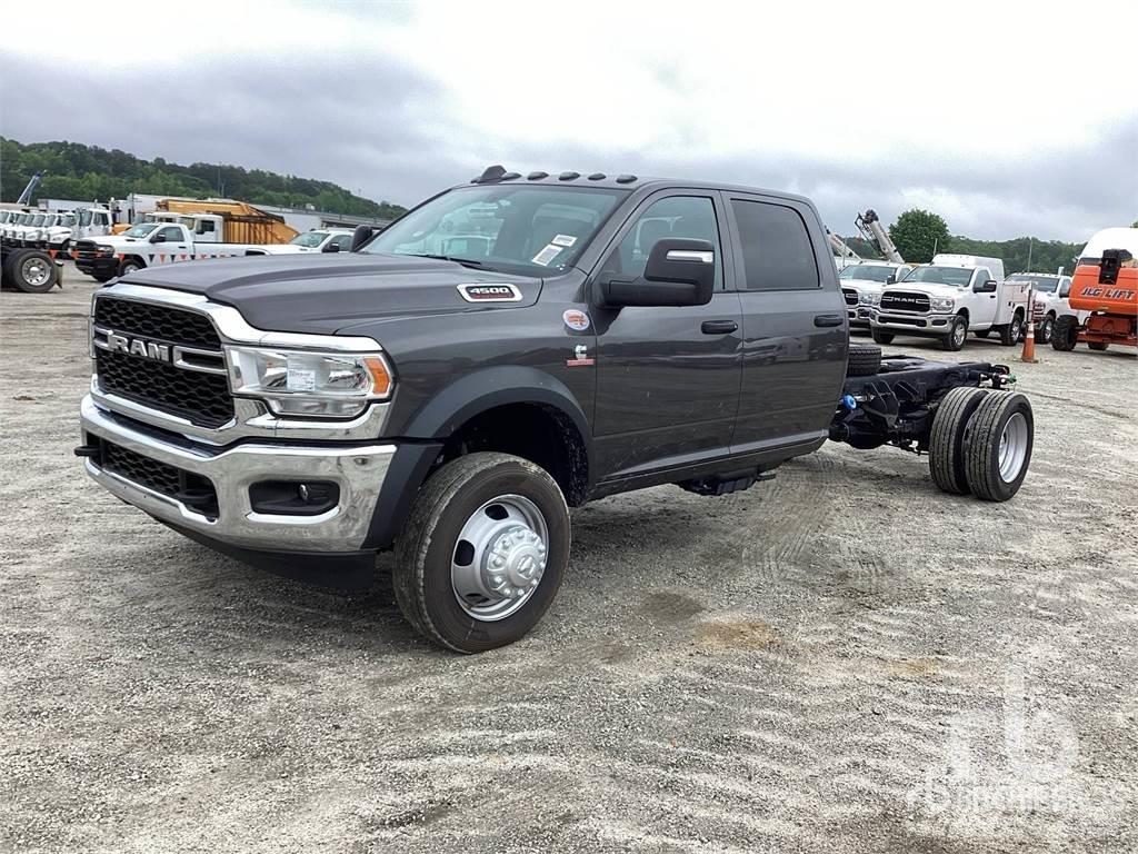 RAM 4500 Шасі з кабіною