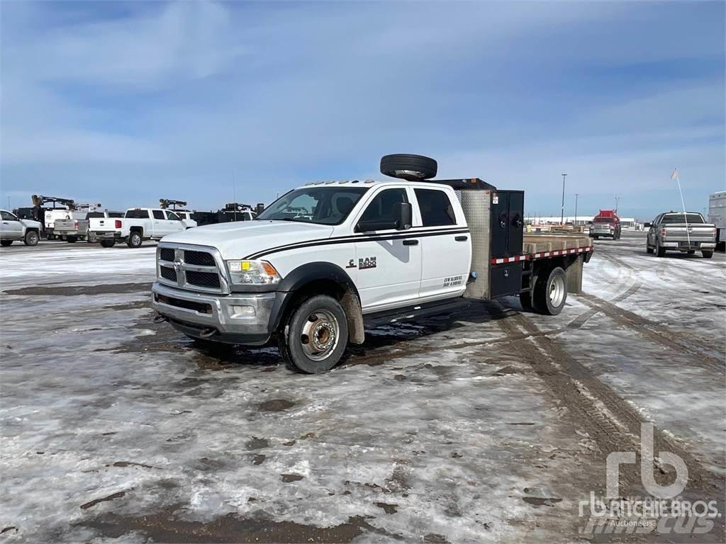 RAM 5500 Вантажівки-платформи/бокове розвантаження