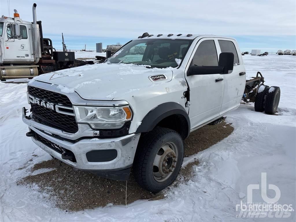 RAM 5500 Шасі з кабіною