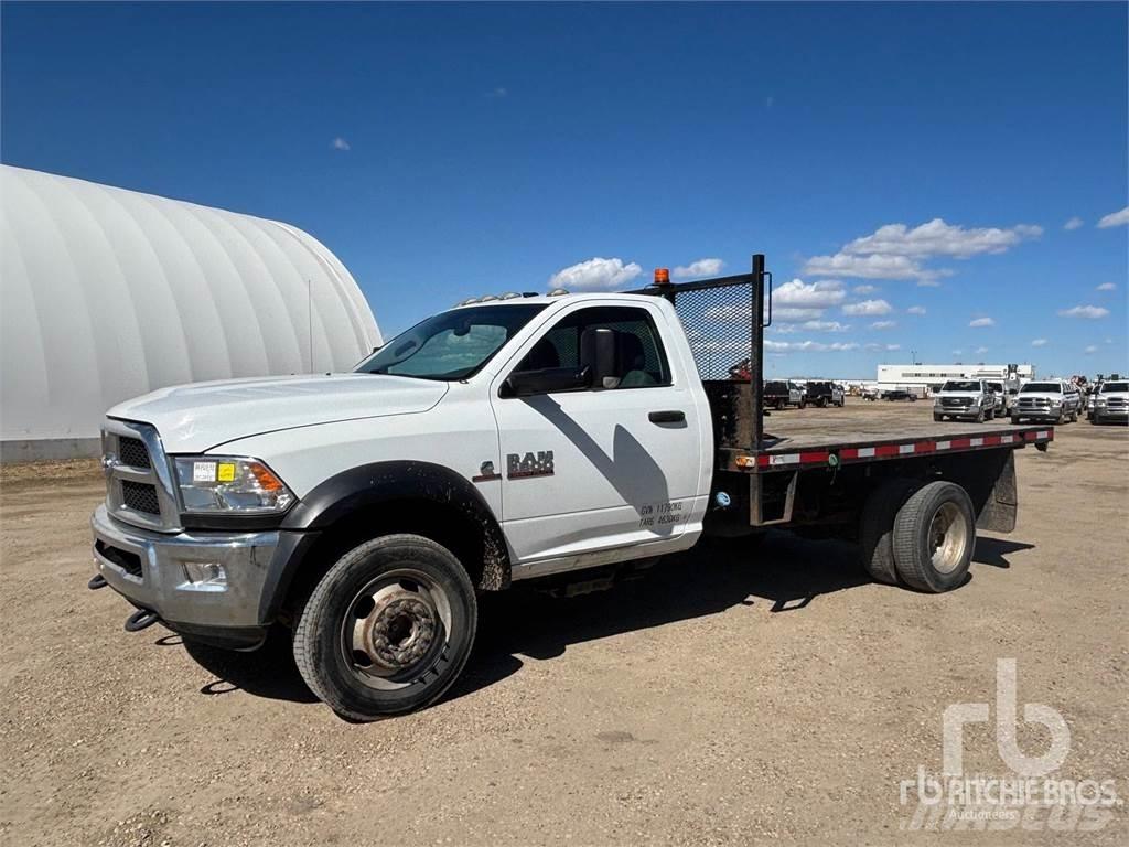 RAM 5500 Вантажівки-платформи/бокове розвантаження