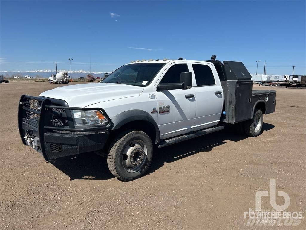 RAM 5500 Пікапи / Бічне розвантаження