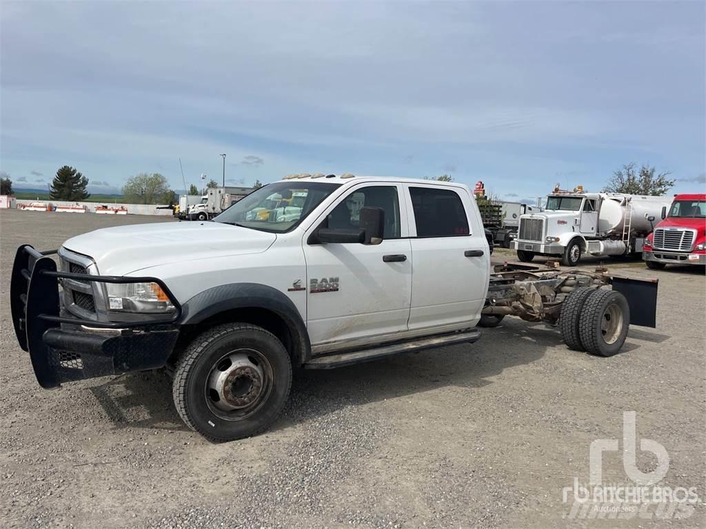 RAM 5500 Шасі з кабіною