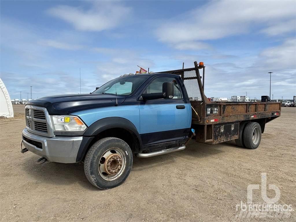 RAM 5500 Вантажівки-платформи/бокове розвантаження