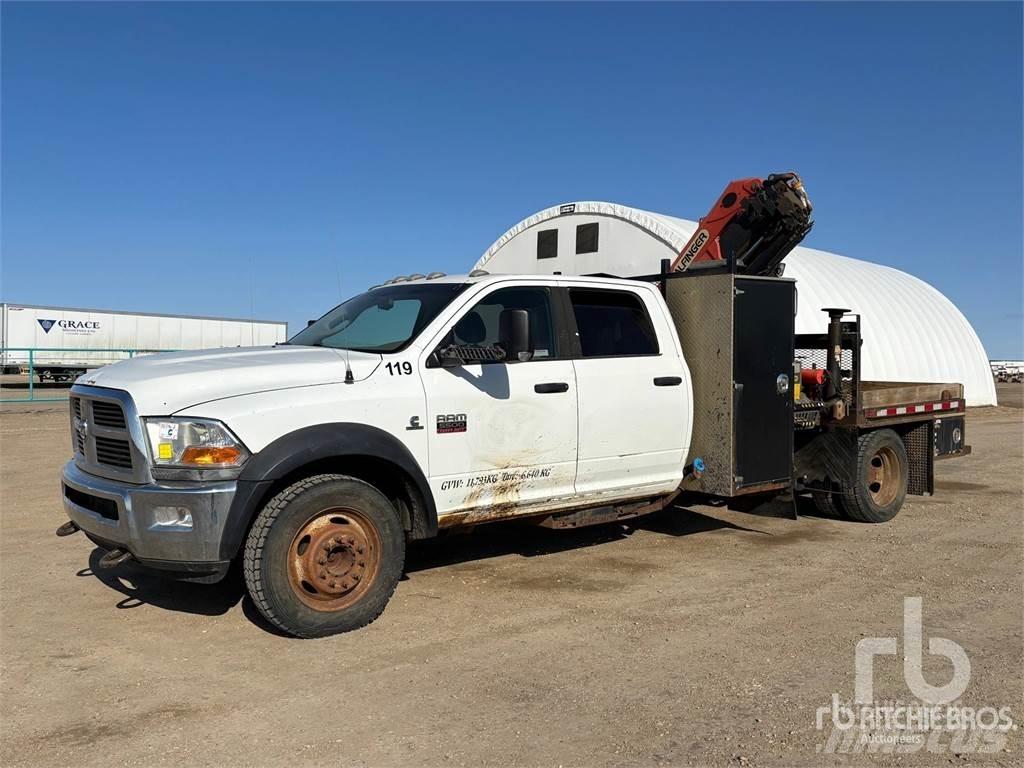 RAM 5500 Пікапи / Бічне розвантаження