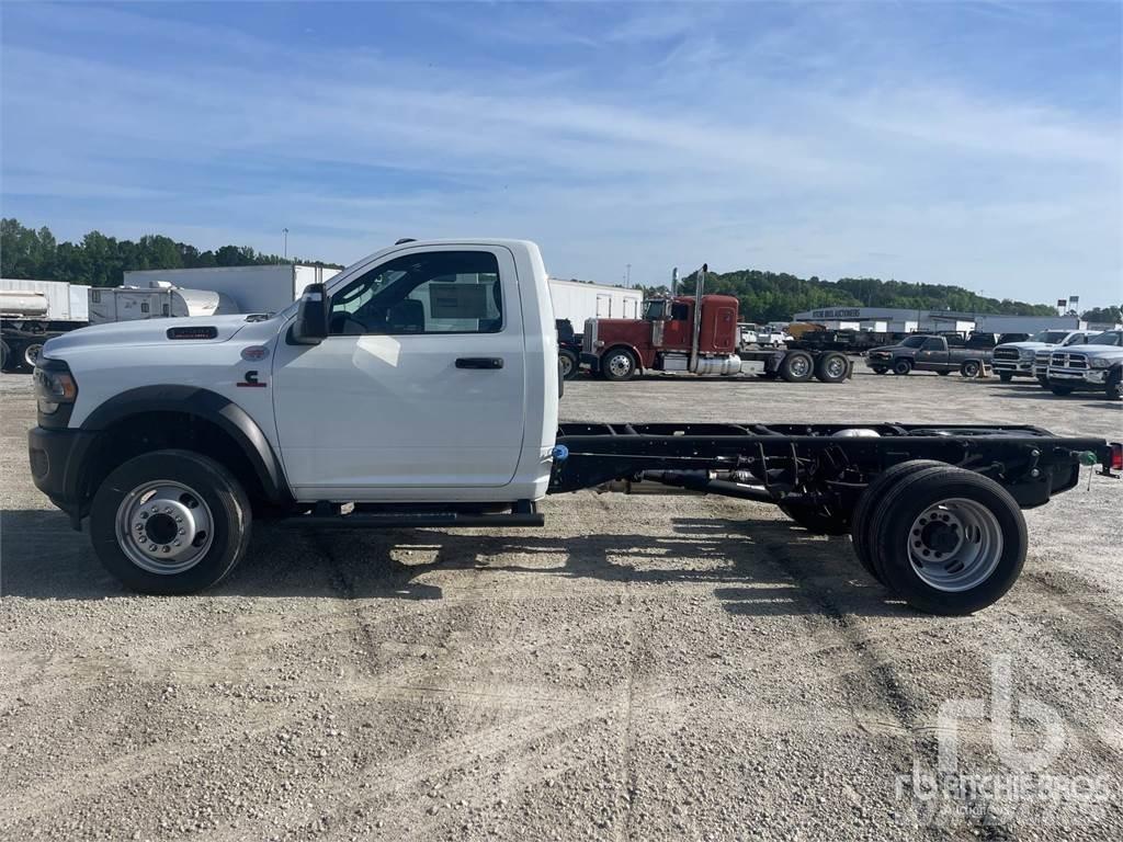 RAM 5500 Шасі з кабіною