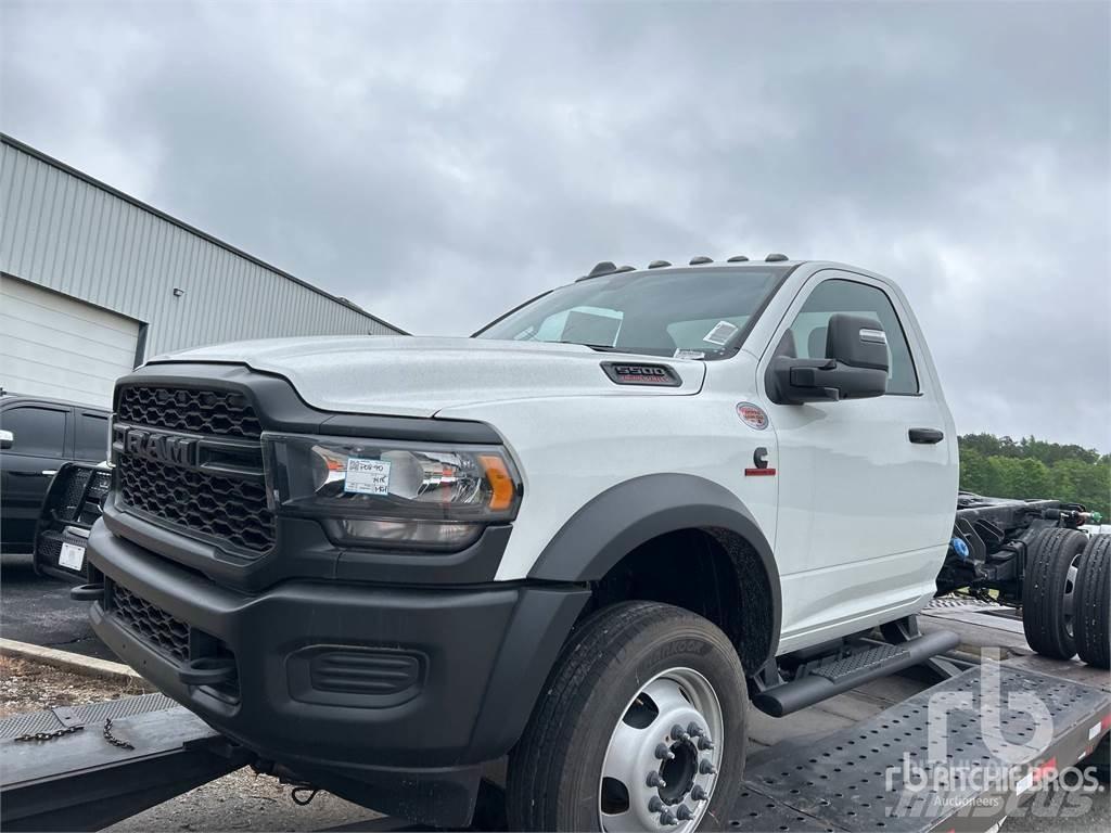 RAM 5500 Шасі з кабіною