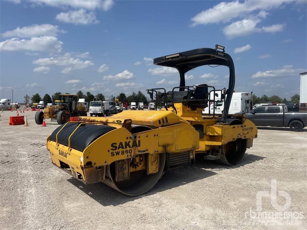 Sakai SW880 Котки тротуарні