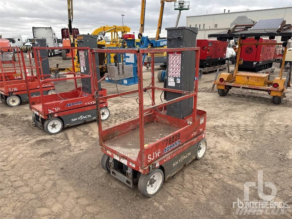 SkyJack SJ16 Підйомно-транспортне обладнання і вантажні ліфти