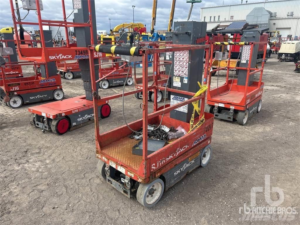 SkyJack SJ16 Підйомно-транспортне обладнання і вантажні ліфти