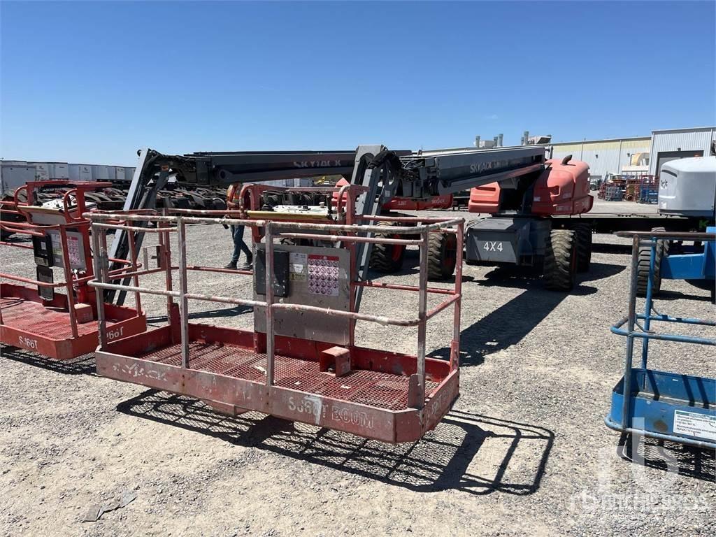 SkyJack SJ66T Колінчаті підйомники