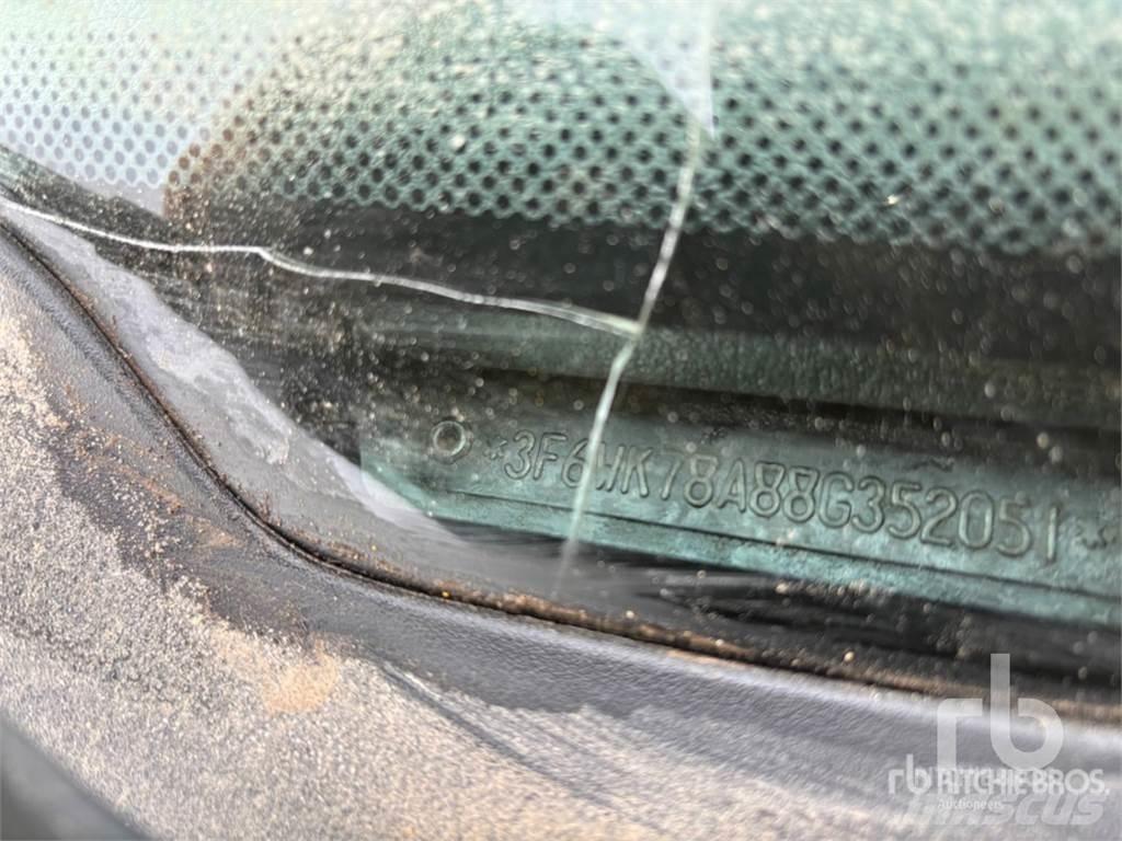 Sterling BULLET Комунальні автомобілі / автомобілі загального призначення