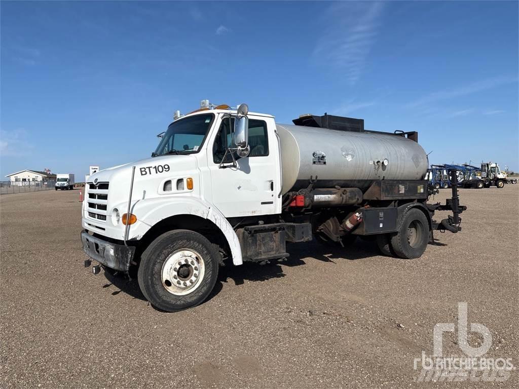 Sterling L7500 Автогудронатори