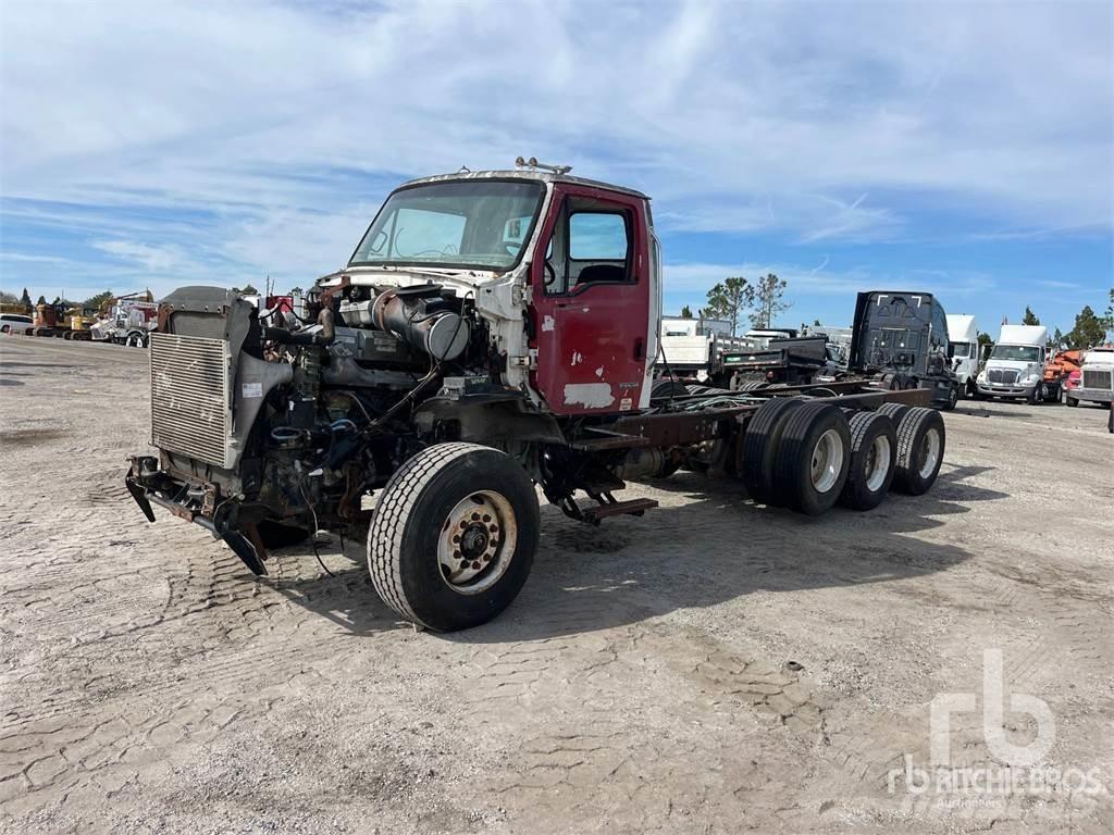 Sterling L9500 Шасі з кабіною