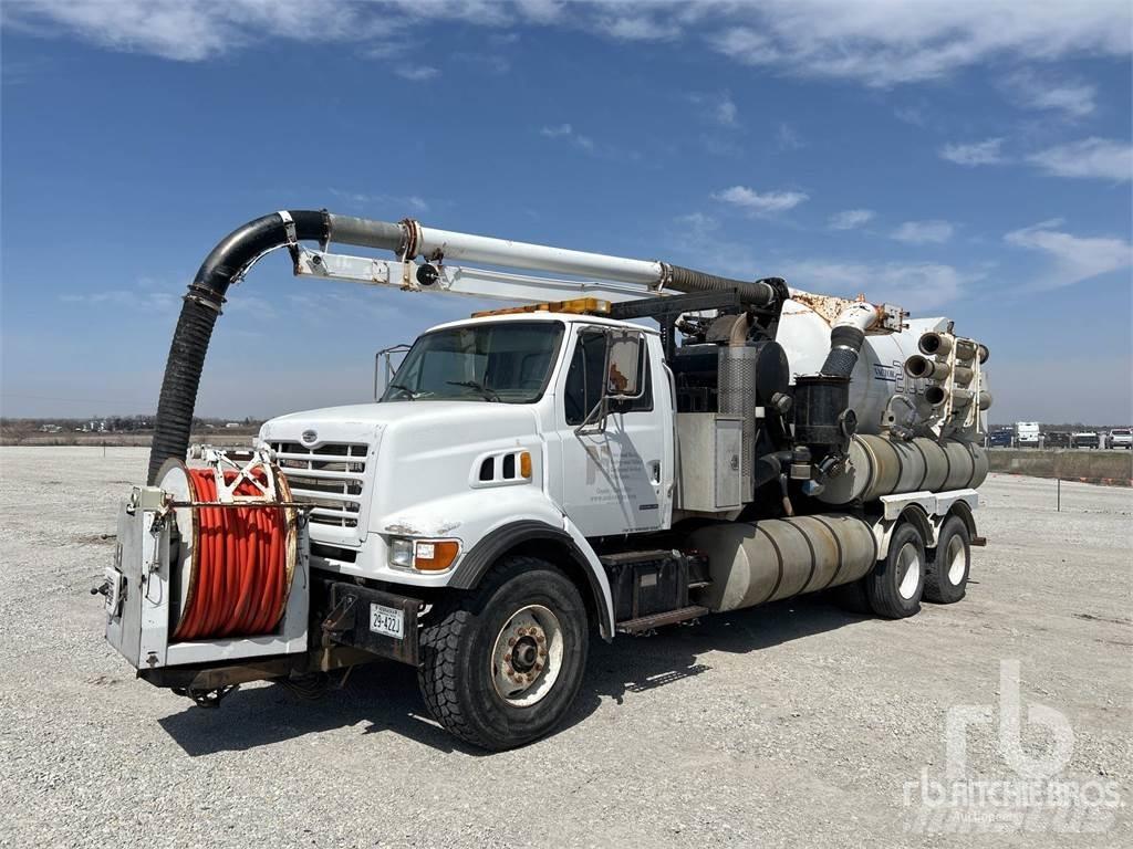 Sterling LT9500 Комбі/Вакуумні вантажівки