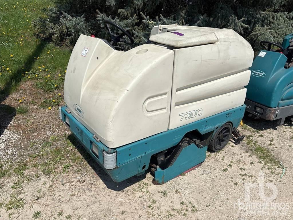 Tennant 7300 Підмітальні машини