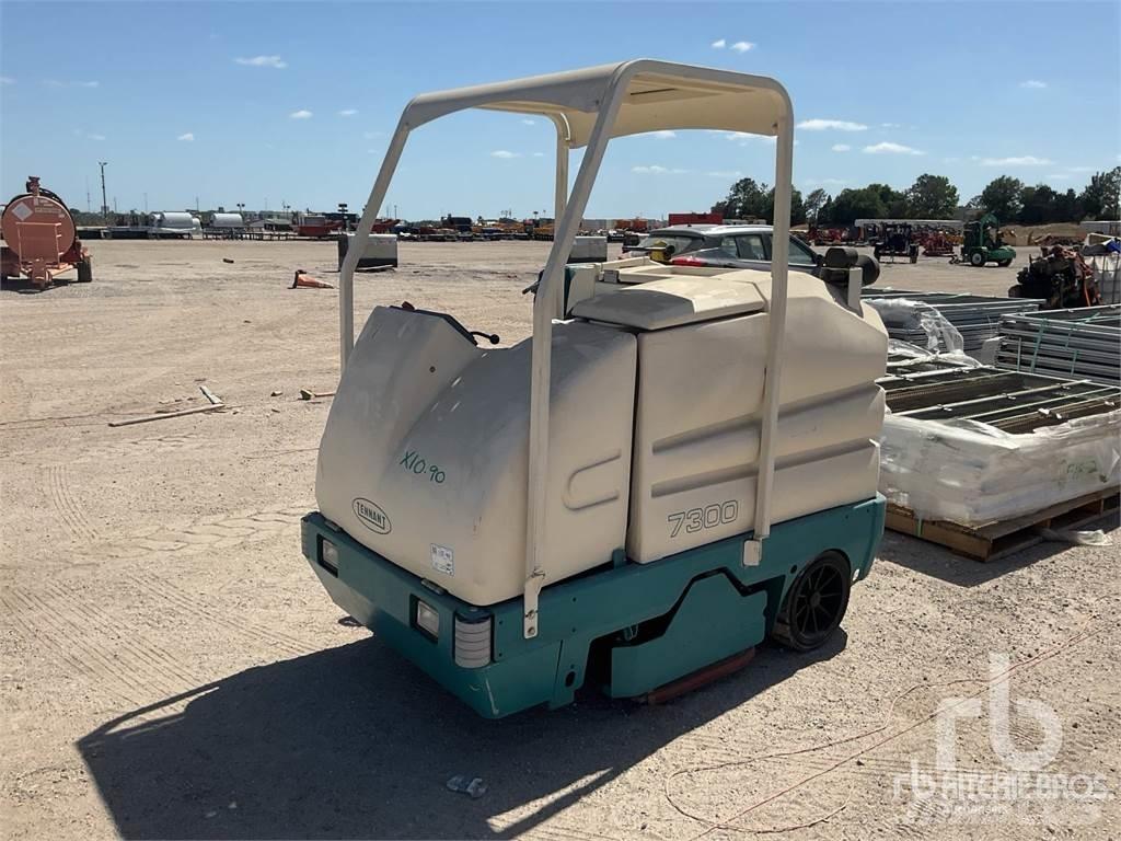 Tennant 7300 Підмітальні машини