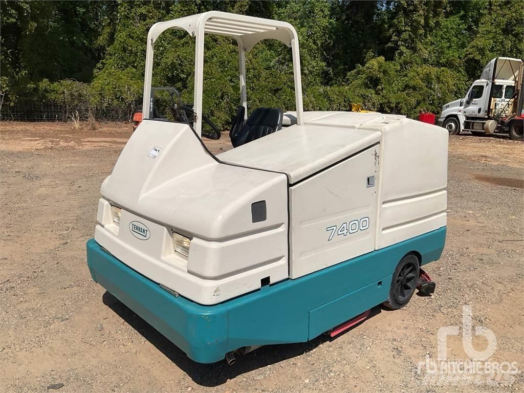 Tennant 7400 Підмітальні машини