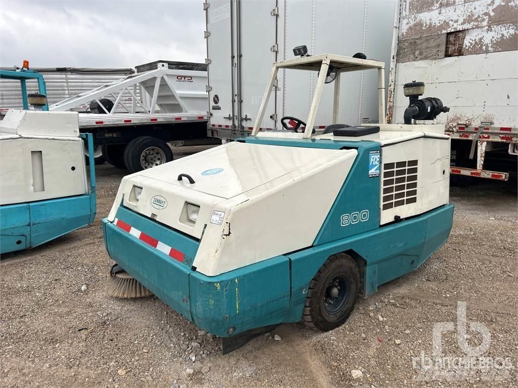 Tennant 800 Підмітальні машини