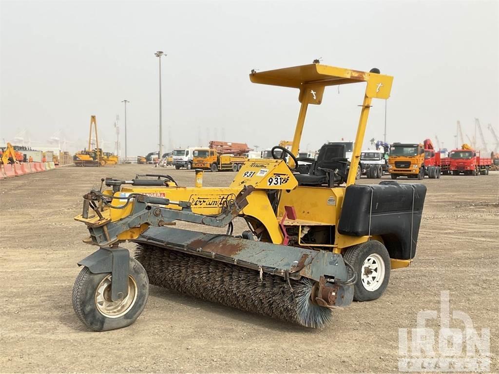 TERRAMITE TSS38 Внутрішні підмітальні машини