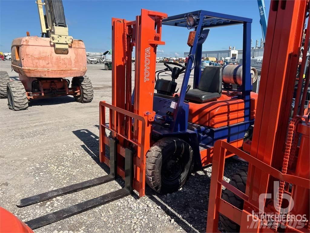 Toyota 5FG25 Дизельні навантажувачі