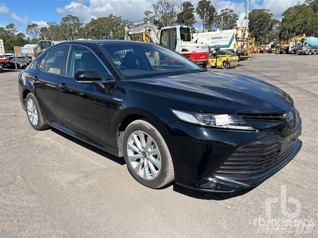 Toyota CAMRY Автомобілі
