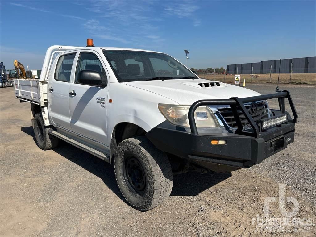 Toyota HILUX Пікапи / Бічне розвантаження