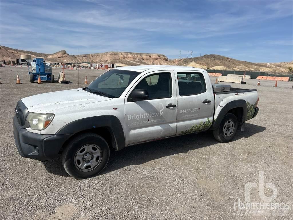 Toyota TACOMA Пікапи / Бічне розвантаження