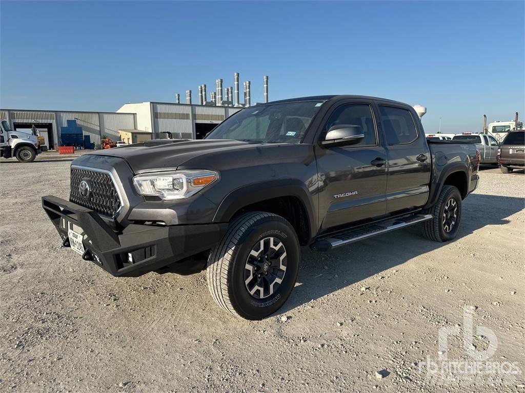 Toyota TACOMA Пікапи / Бічне розвантаження