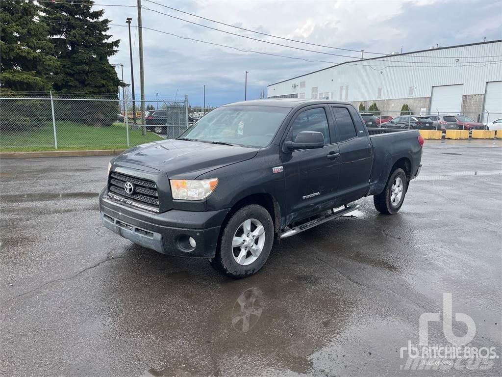 Toyota TUNDRA Пікапи / Бічне розвантаження