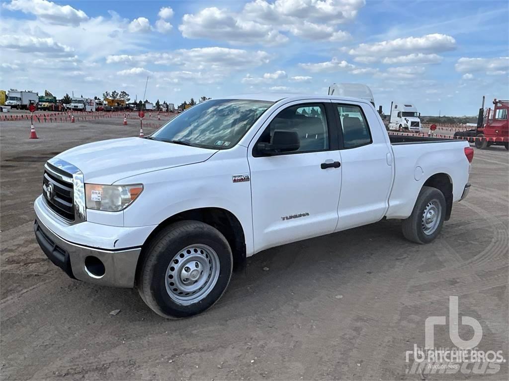 Toyota TUNDRA Пікапи / Бічне розвантаження