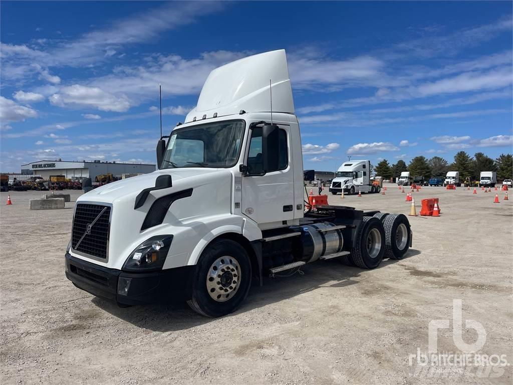 Volvo VNL Тягачі