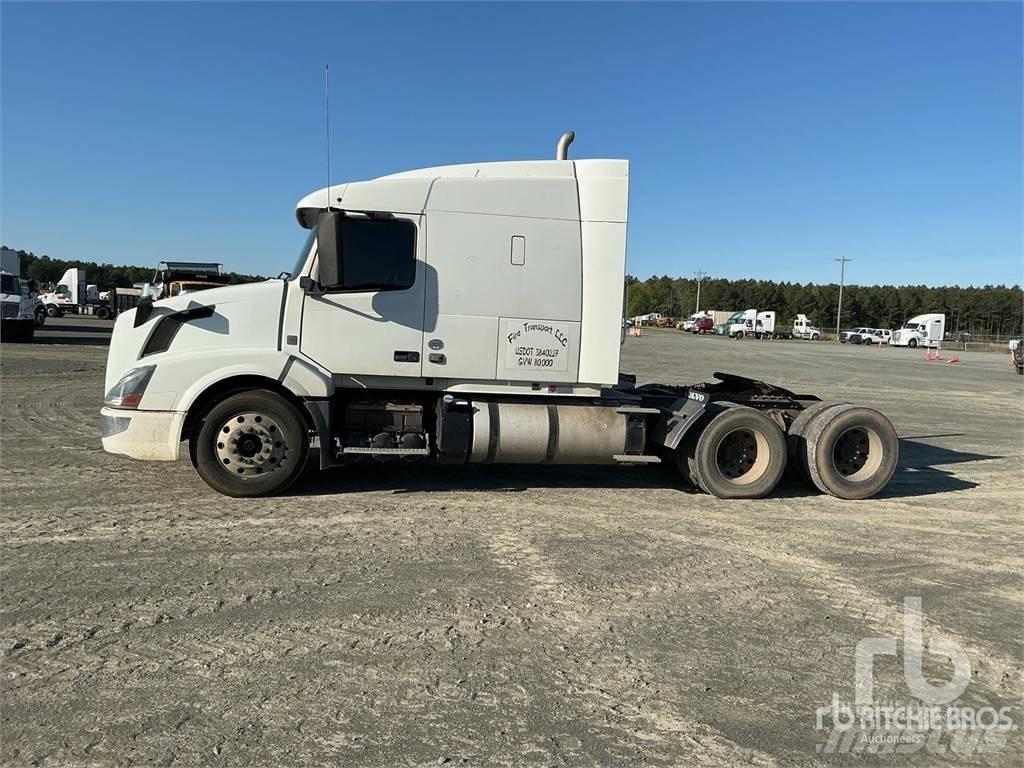 Volvo VNL Тягачі