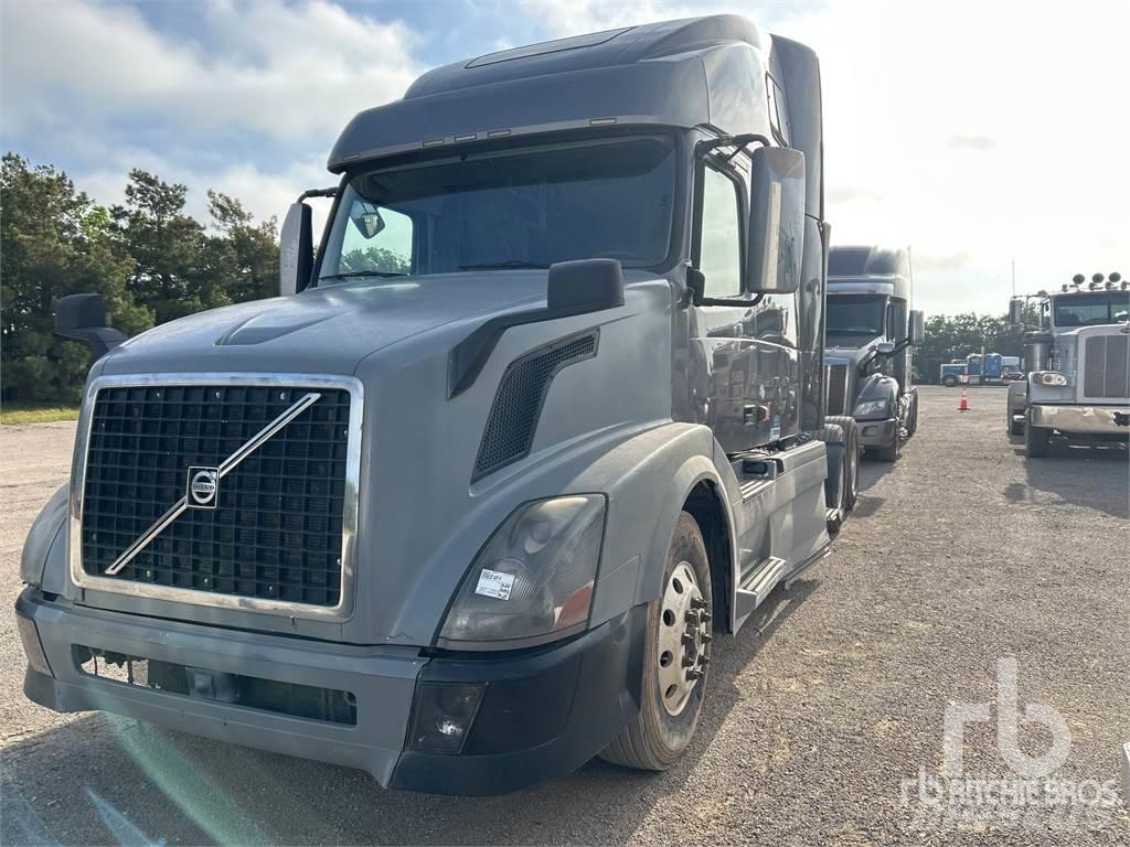 Volvo VNL Тягачі