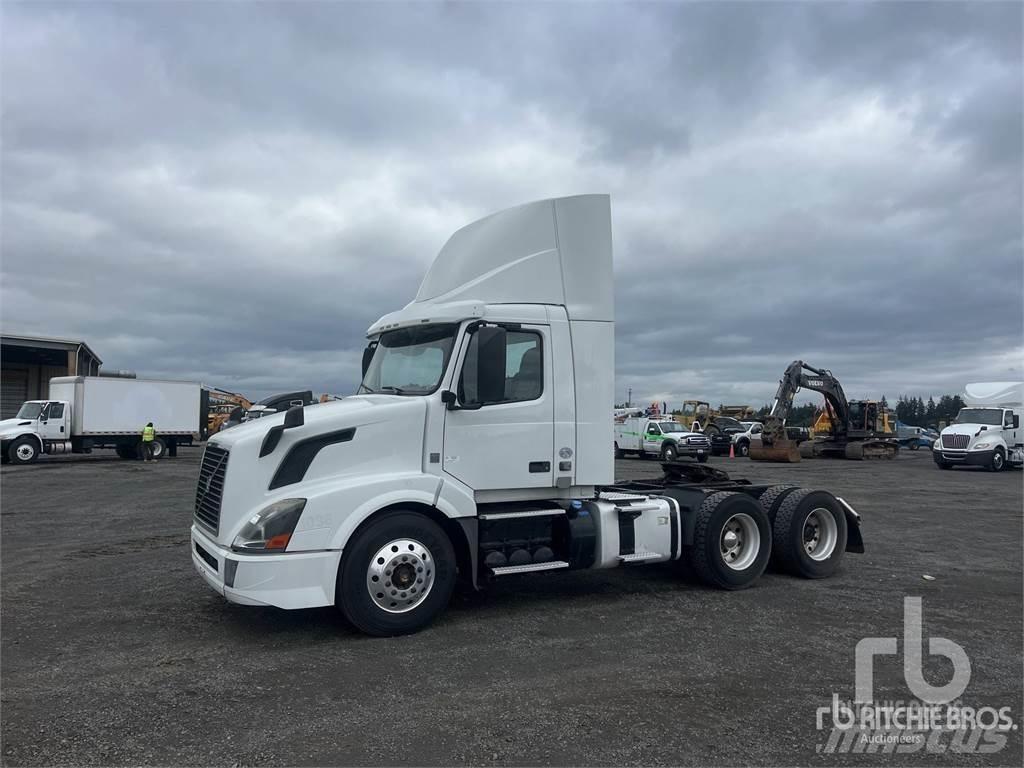 Volvo VNL Тягачі