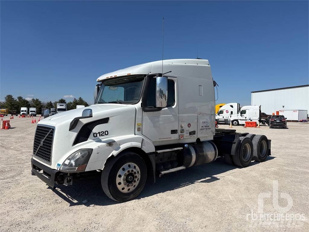 Volvo VNL Тягачі