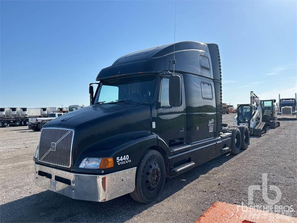 Volvo VNL 780 Тягачі