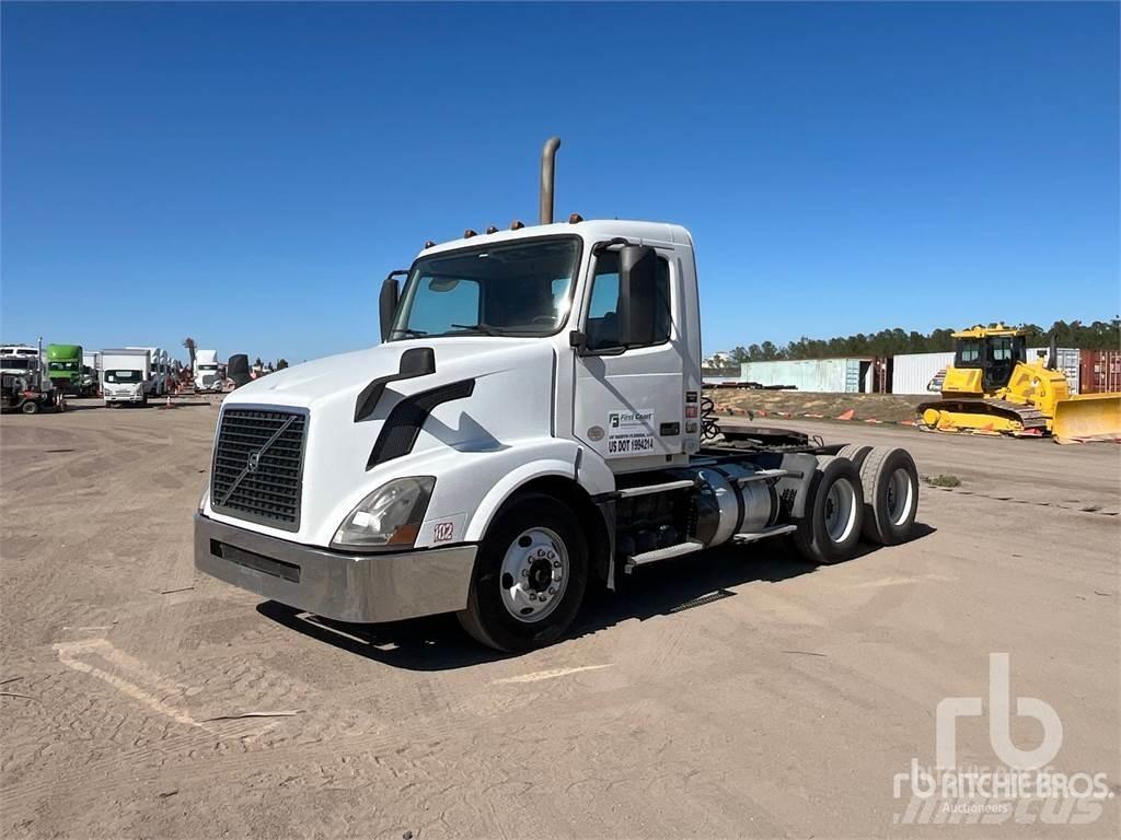 Volvo VNL300 Тягачі