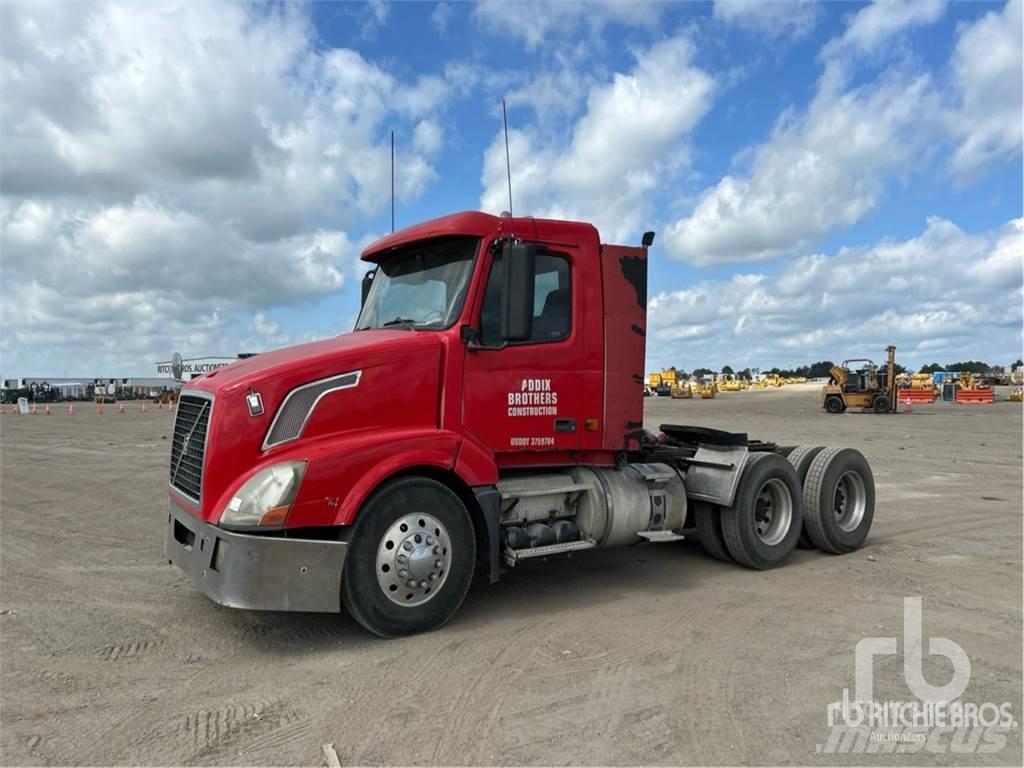 Volvo VNL300 Тягачі