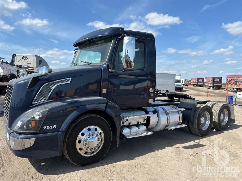 Volvo VNL300 Тягачі