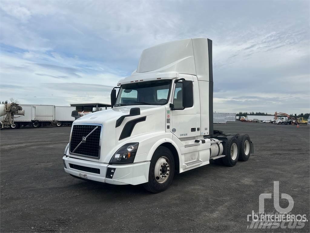 Volvo VNL300 Тягачі